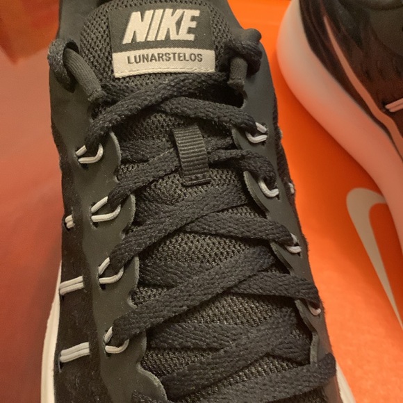 NIB Men’s Nike Air Monarch IV Sneakers. Size 10.5W - Picture 7 of 10